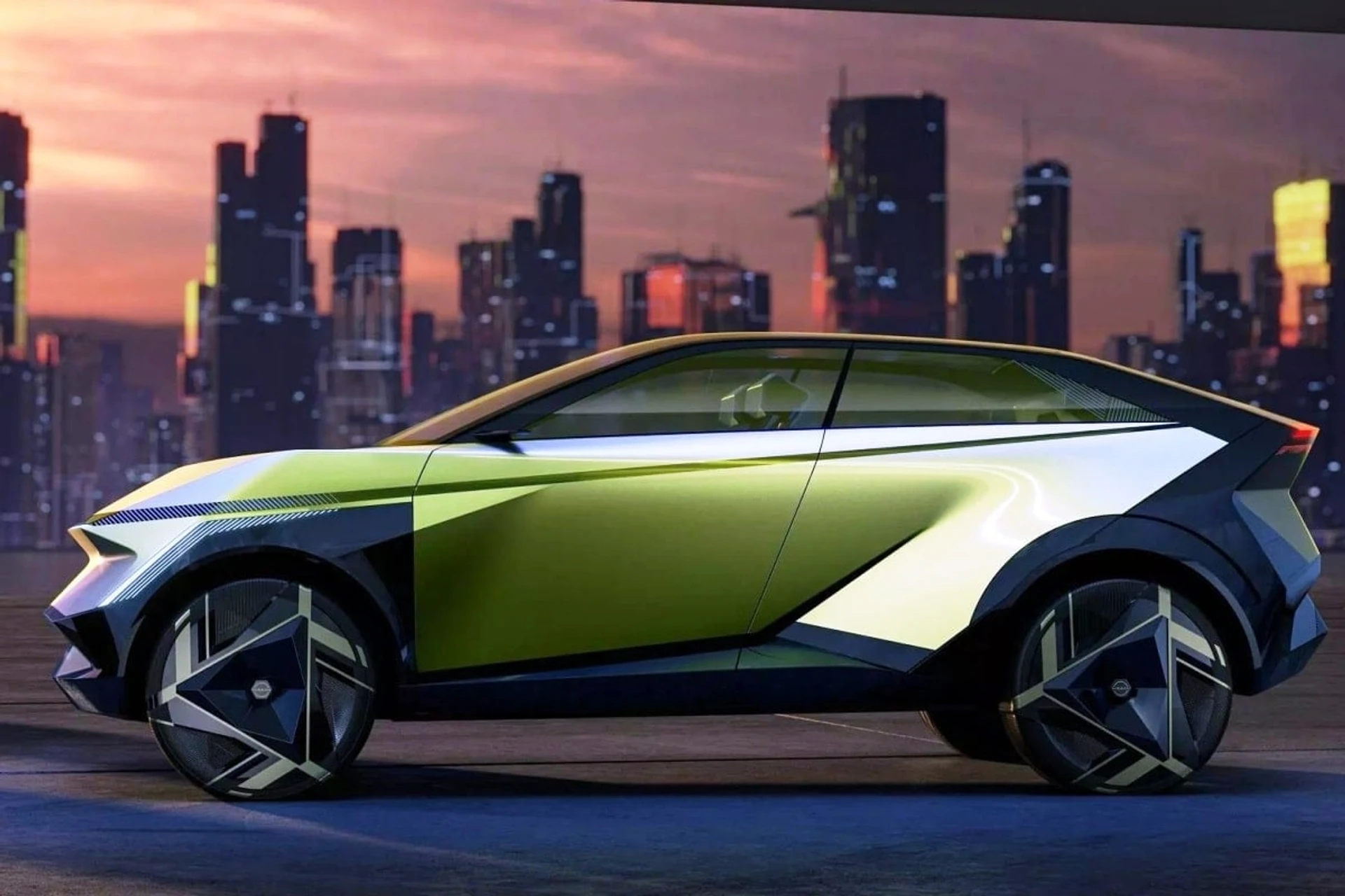 Nissan Hyper Urban side