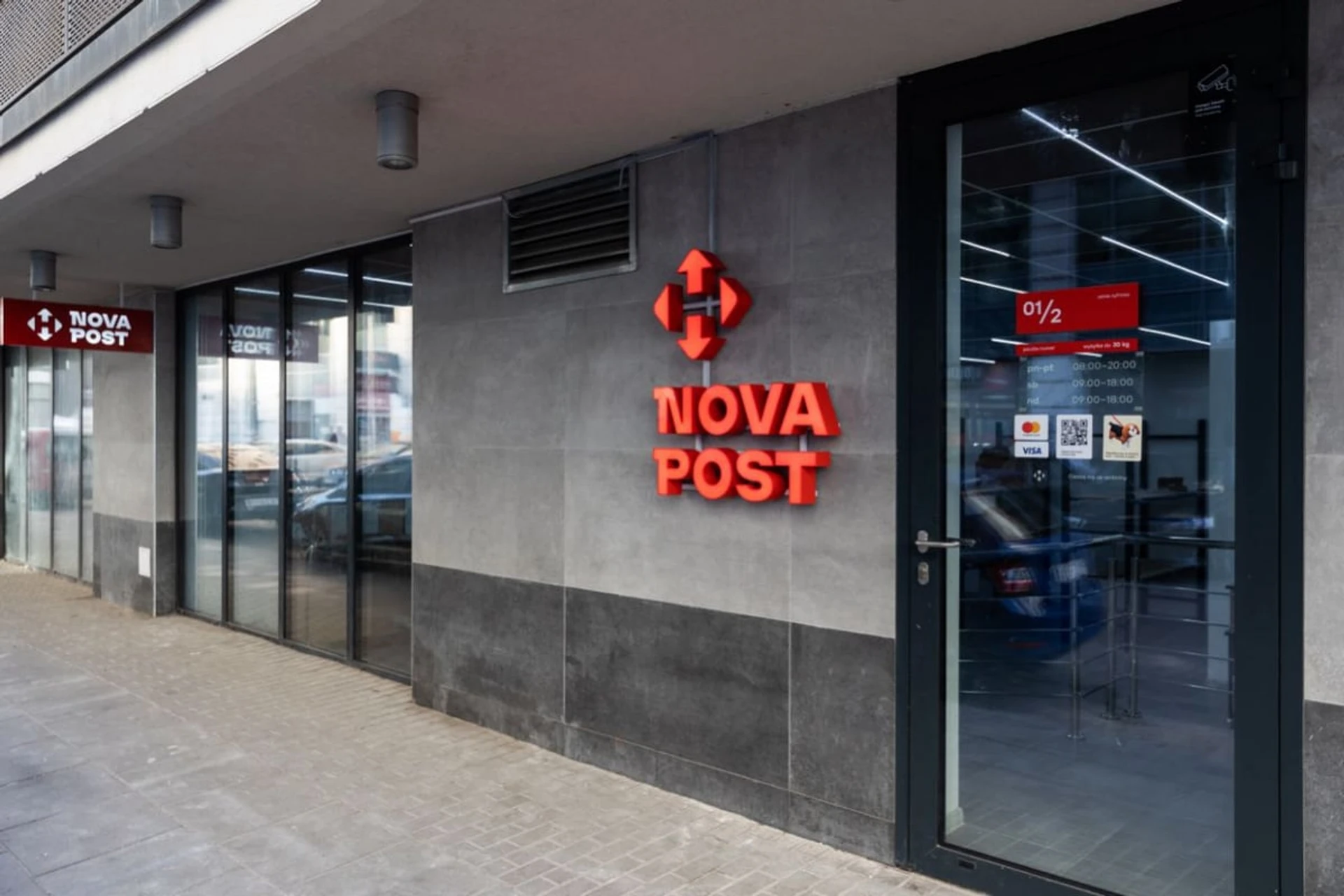 Nova_Poshta_ Warsaw_00