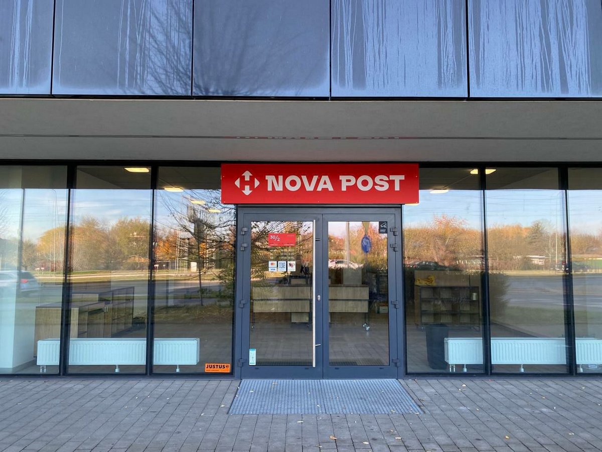 Nova_Poshta_ Krakow_00