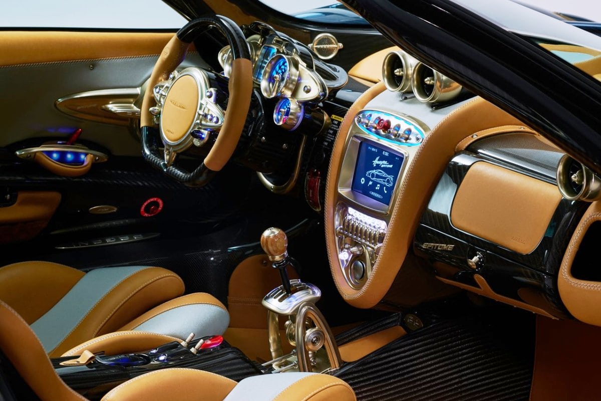 Pagani Huayra Epitome inside