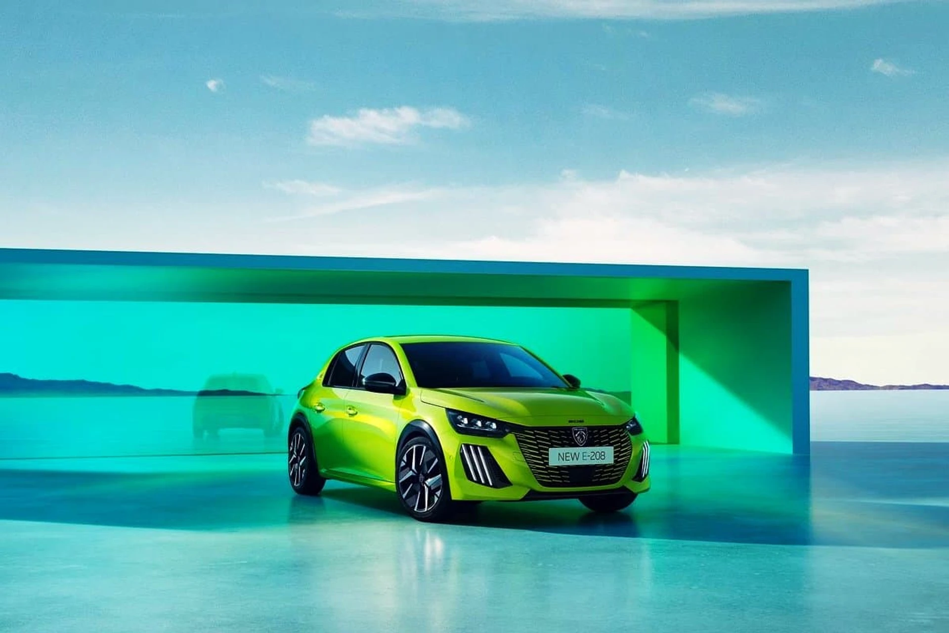 Peugeot e-208 front