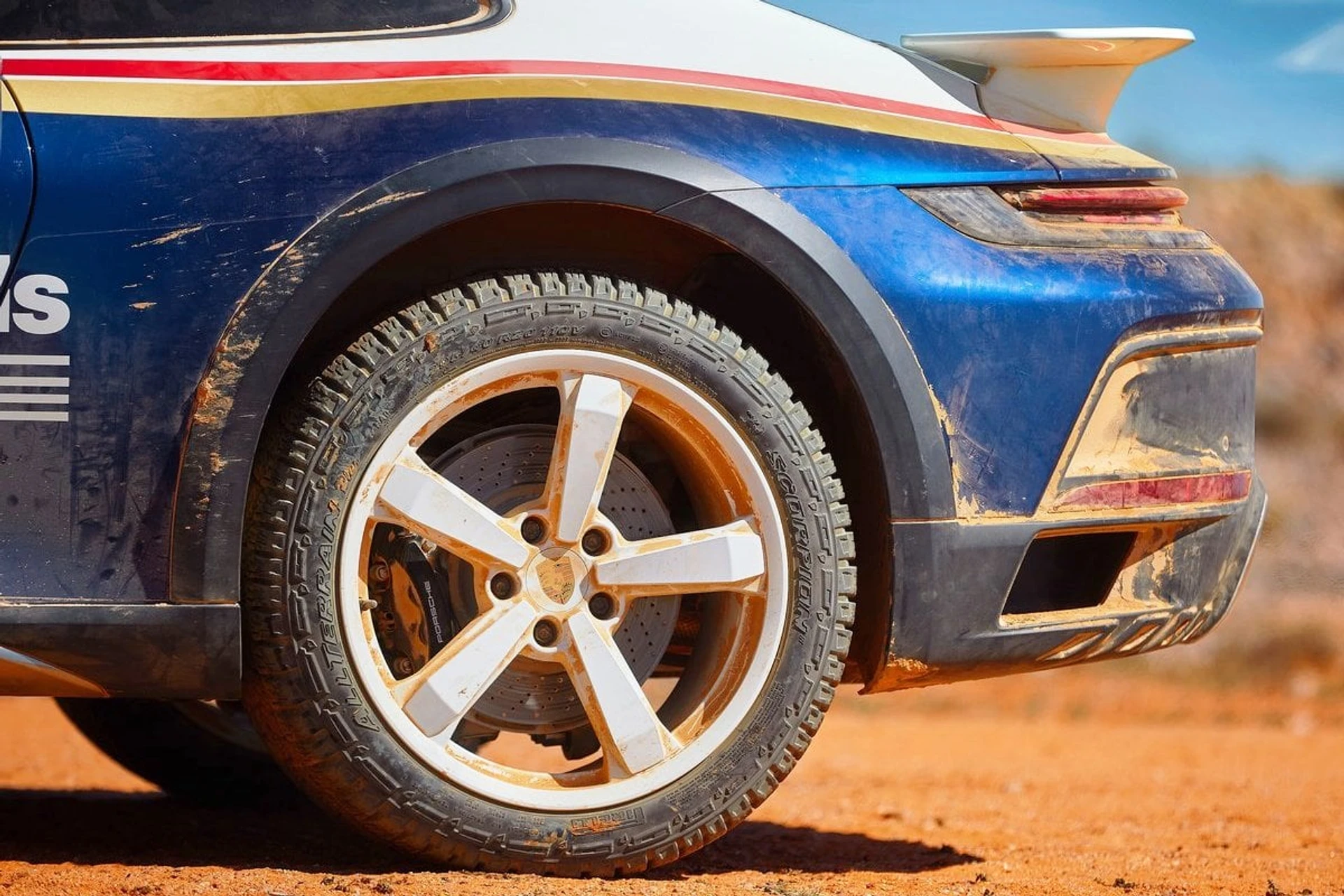 Porsche 911 Dakar 4