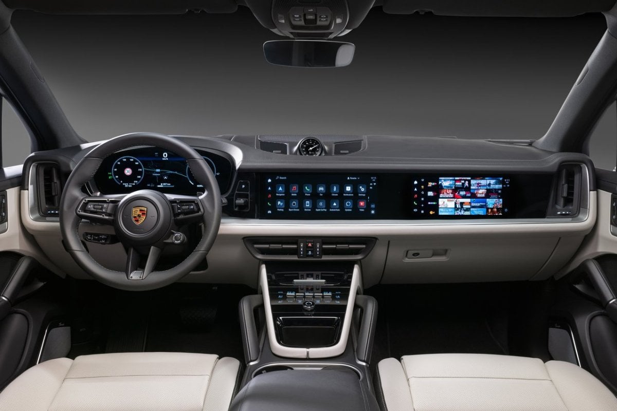 Porsche Cayenne 2024 inside