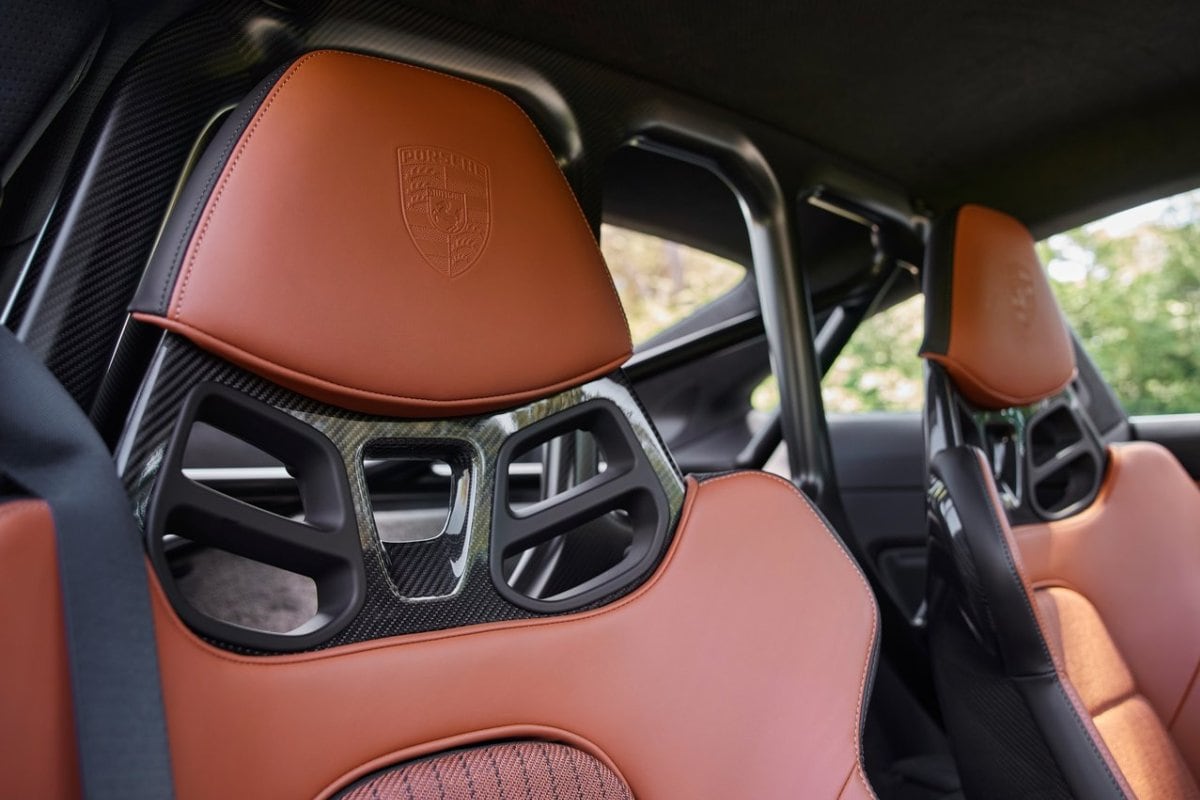 Porsche 911 S-T seats