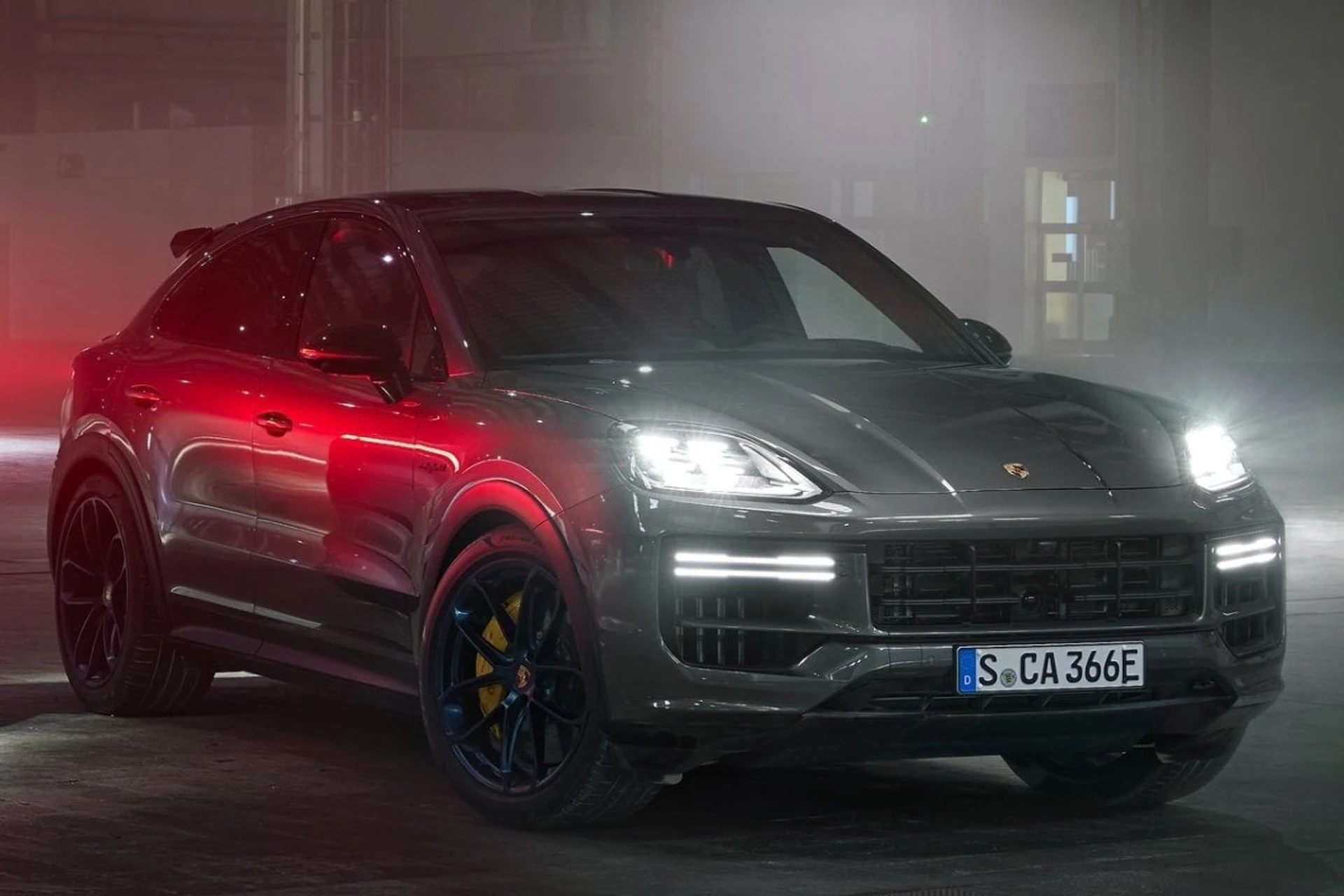 Porsche Cayenne Turbo E-Hybrid Coupe GTPackage 2024
