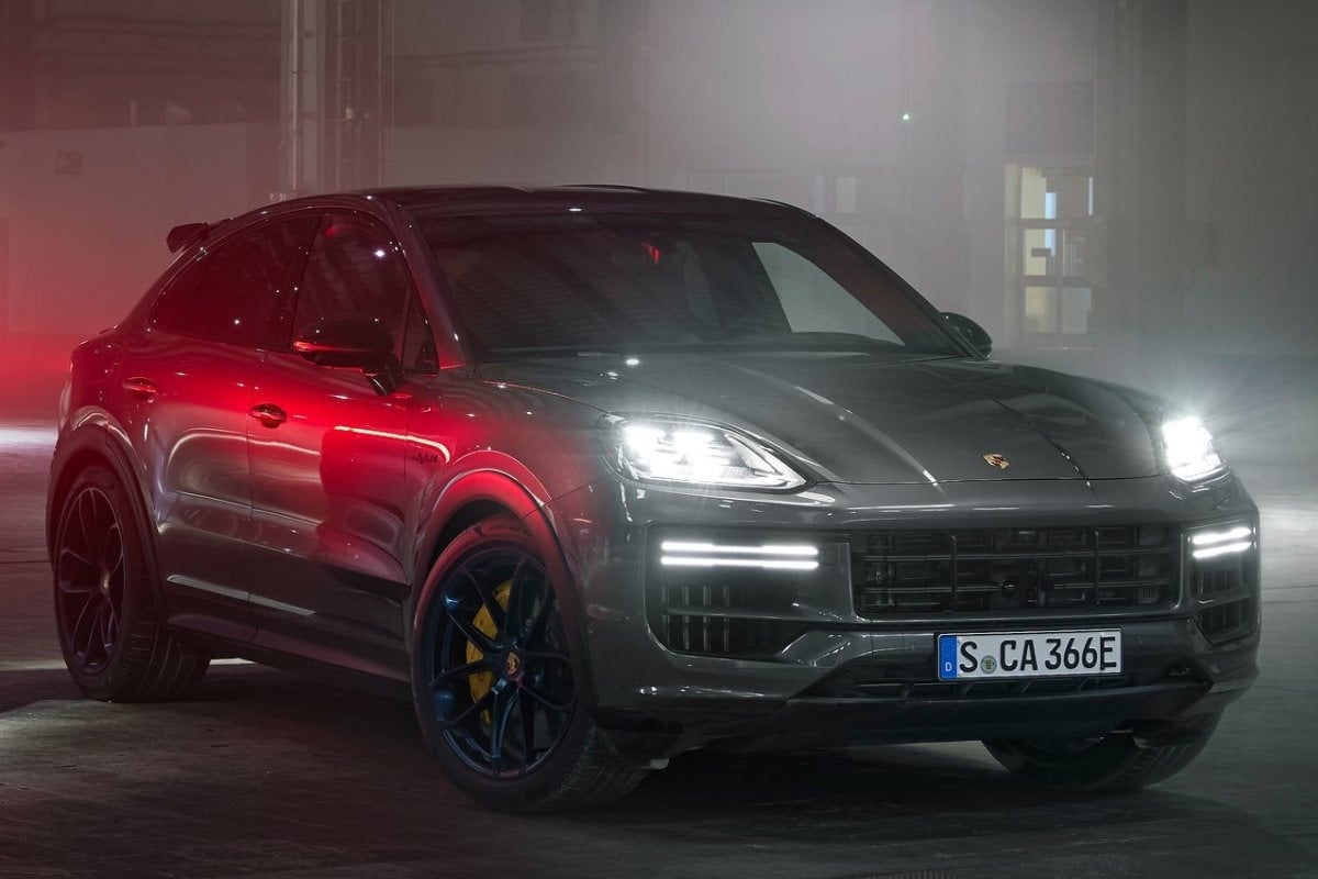 Porsche Cayenne Turbo E-Hybrid Coupe GTPackage 2024