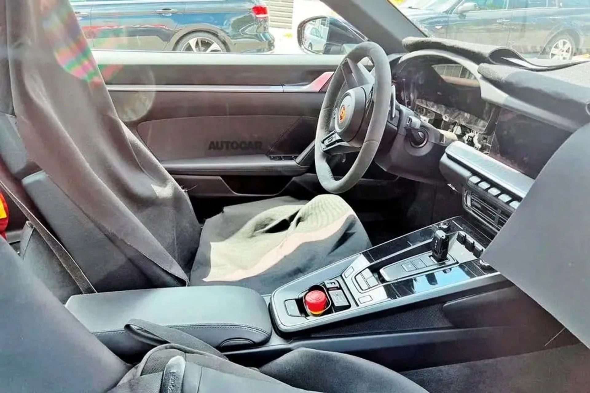 Porsche 911 facelift inside