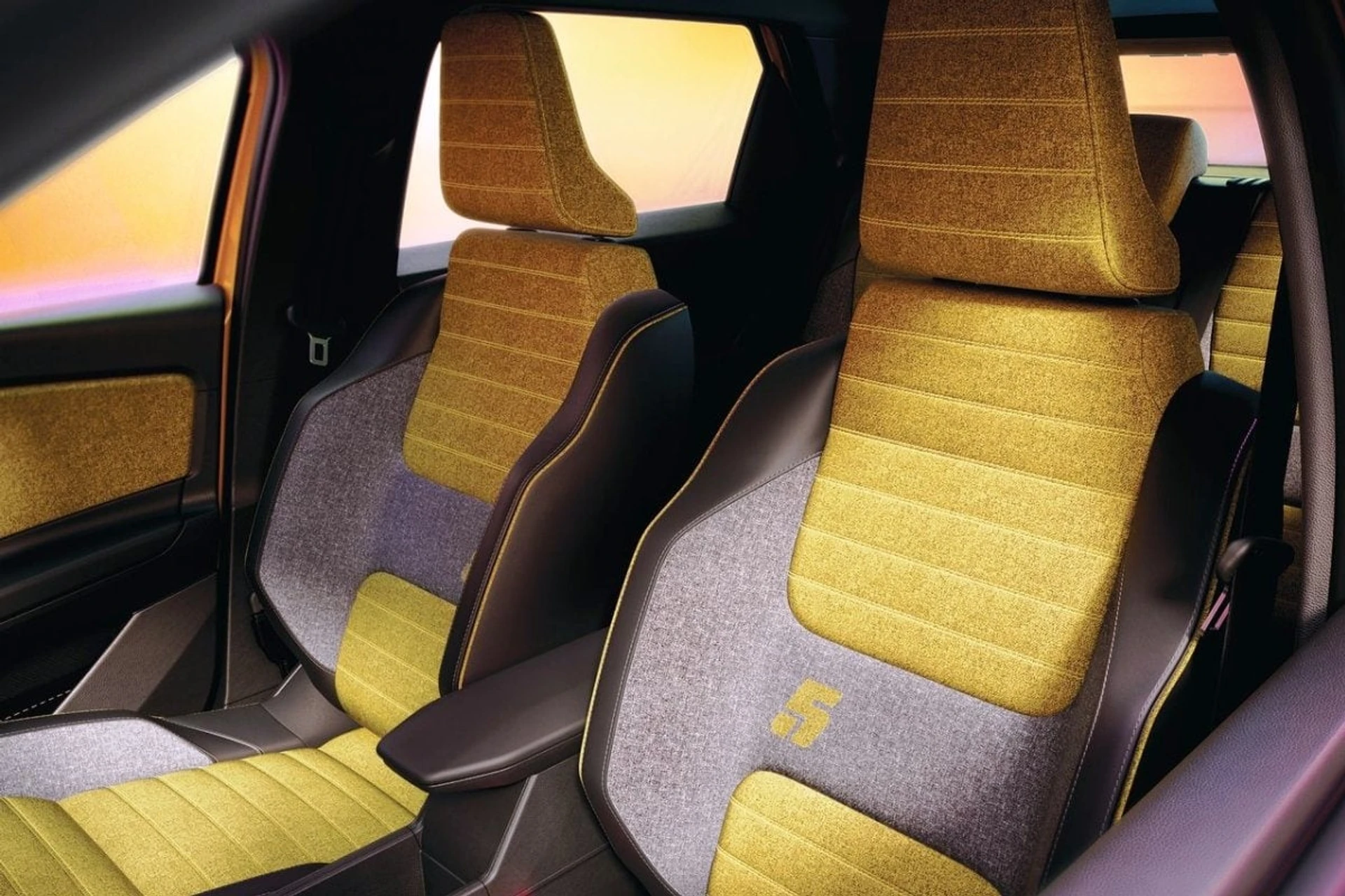 Renault 5 E-Tech seats