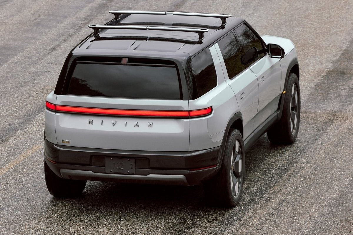 Rivian R2 4