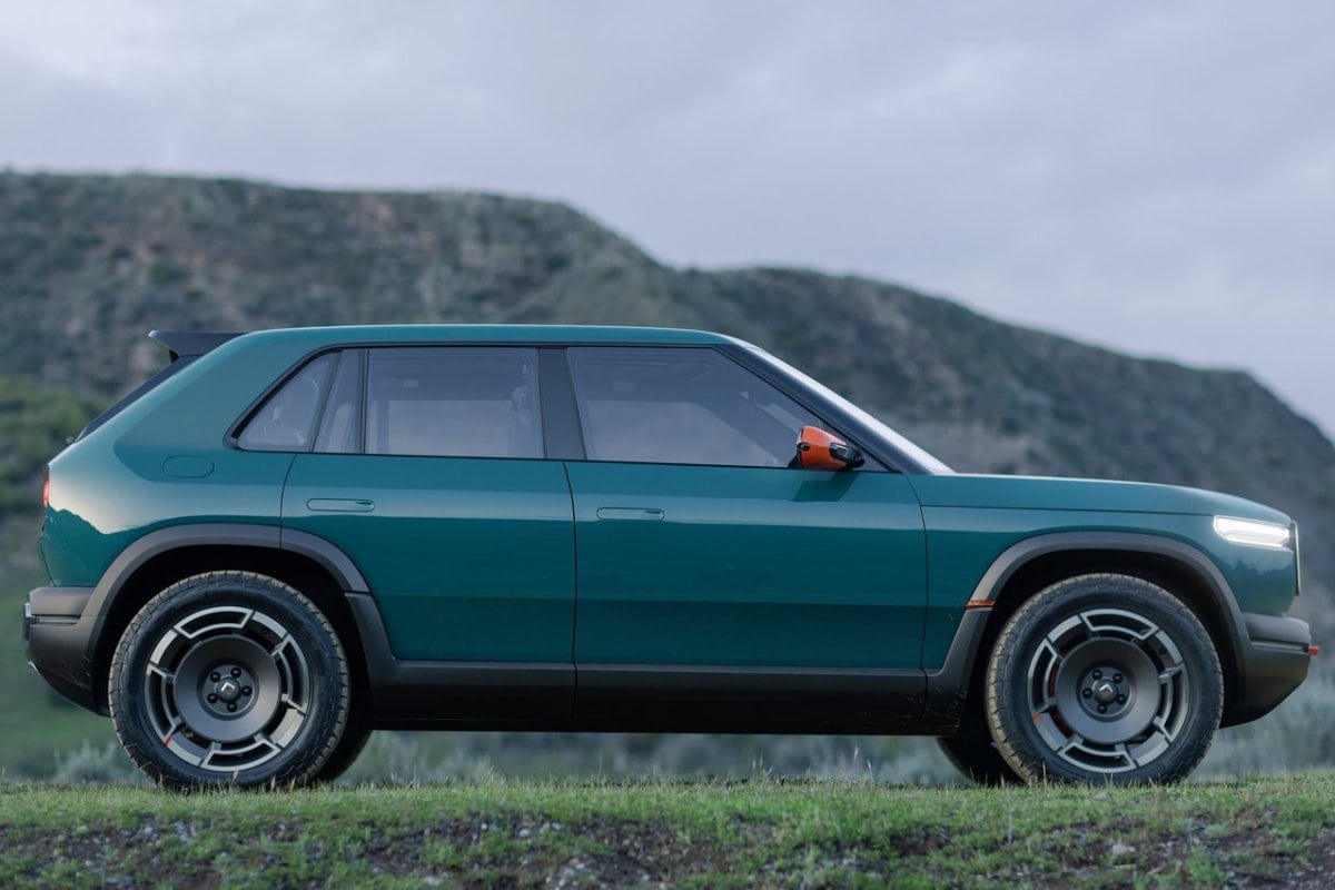 Rivian R3X 1