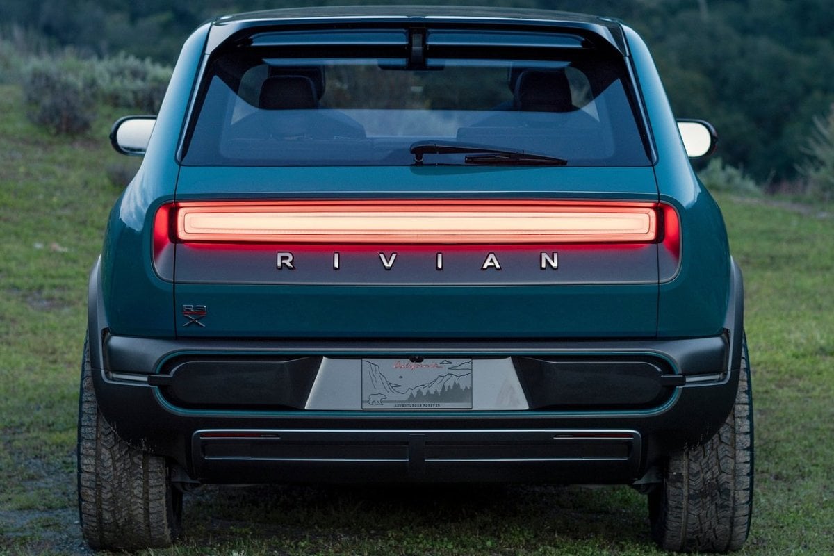 Rivian R3X 4