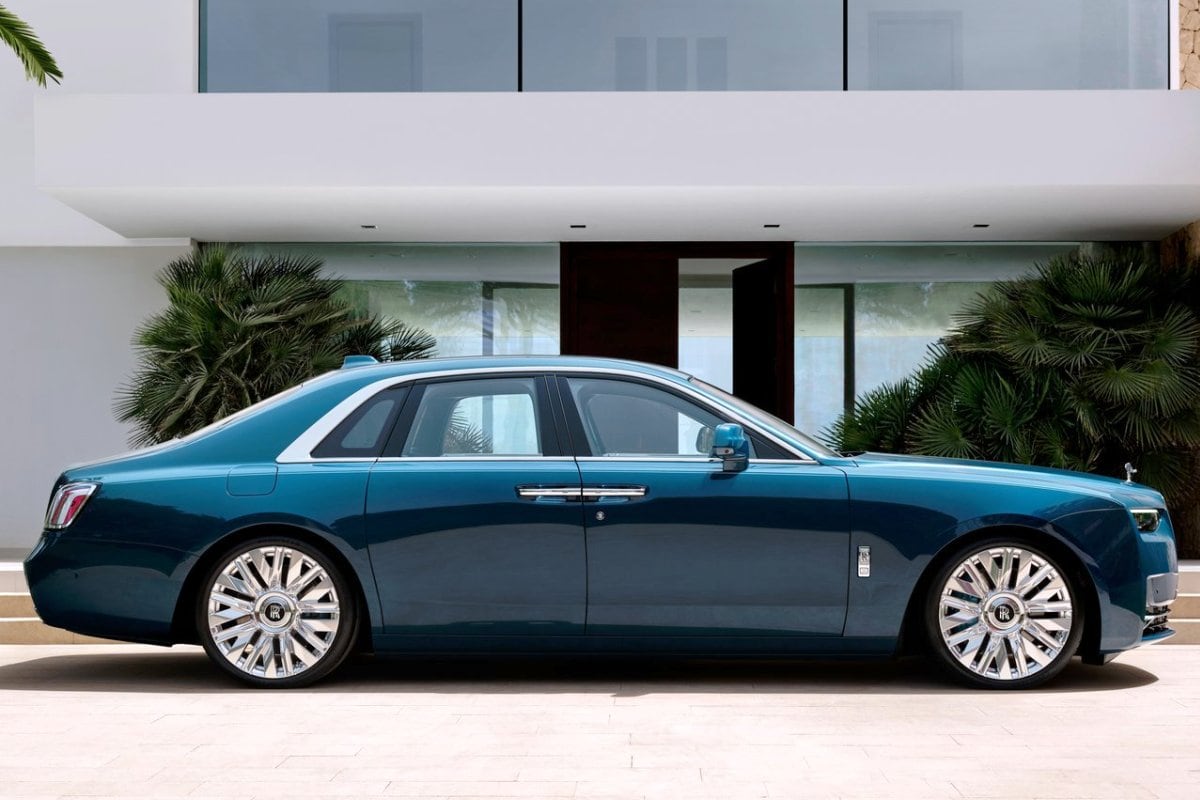 Rolls-Royce Ghost 2025