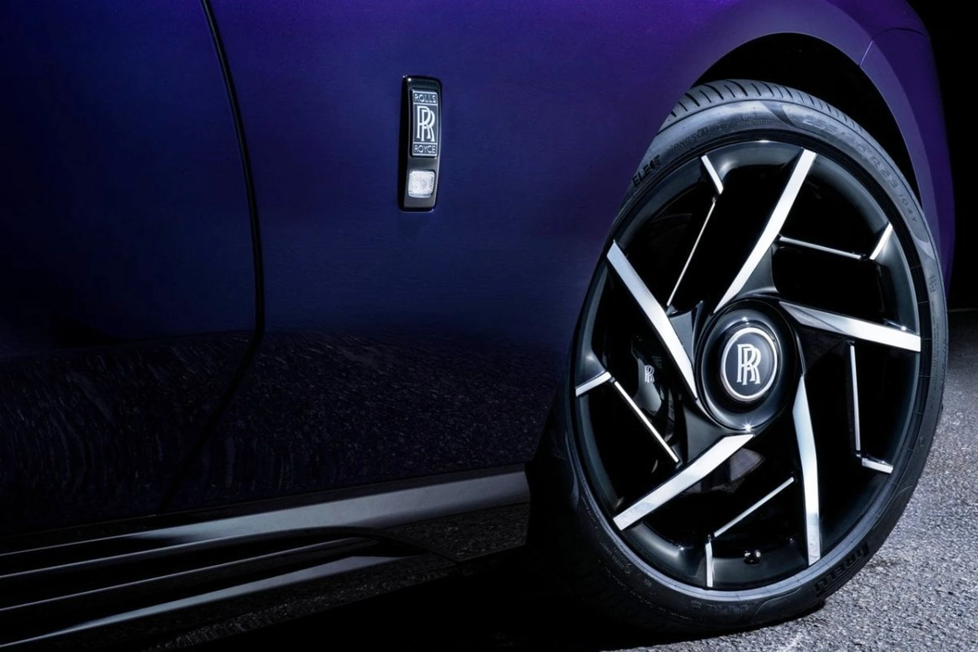 Rolls Royce Specter Black Badge wheels