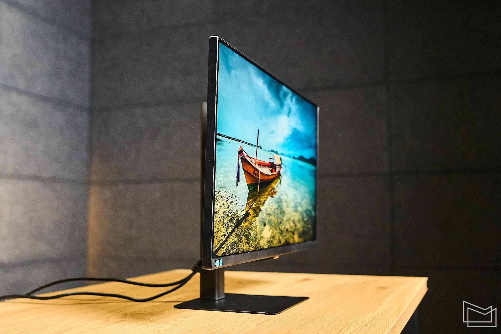 Samsung_ViewFinity_S8_S80UD_33