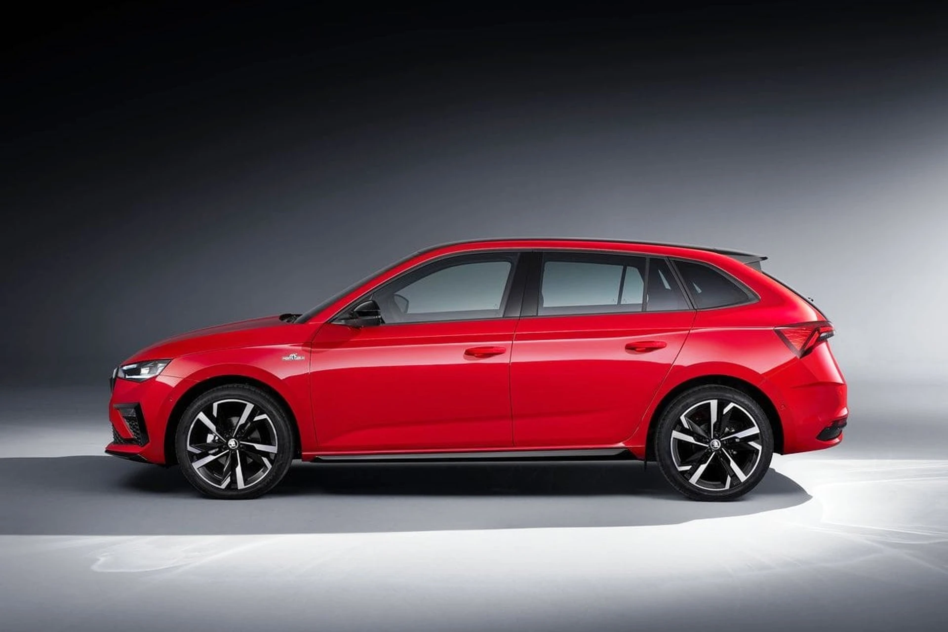 Skoda Scala side