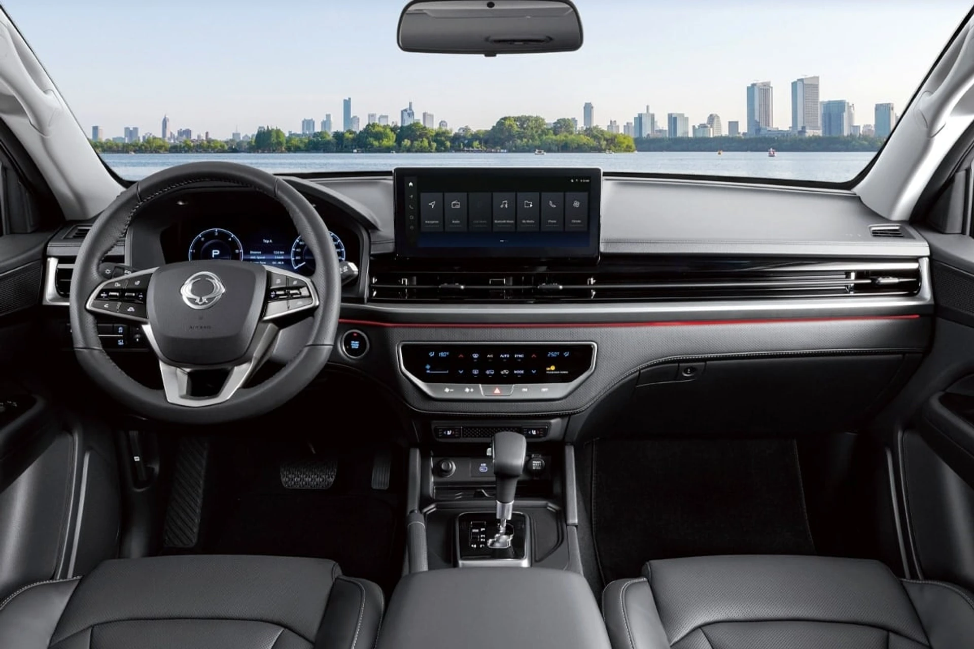 SsangYong Musso Grand interior