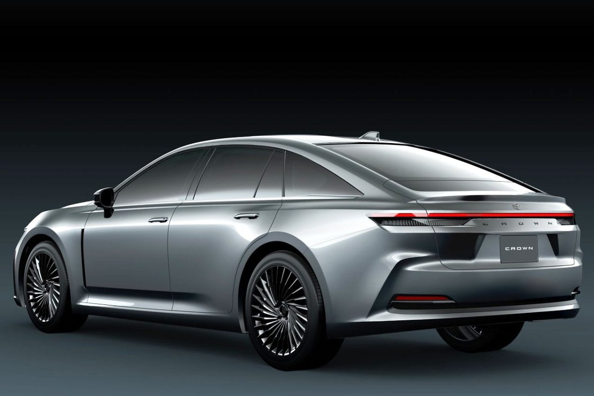 Toyota Crown Sedan Concept 2022