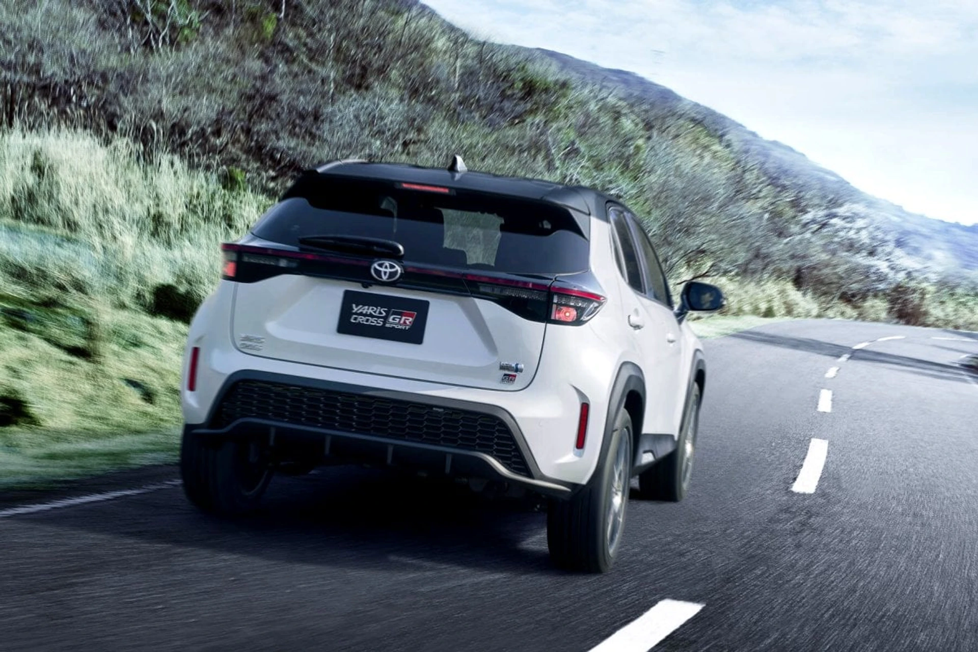 Toyota Yaris Cross GR Sport 1
