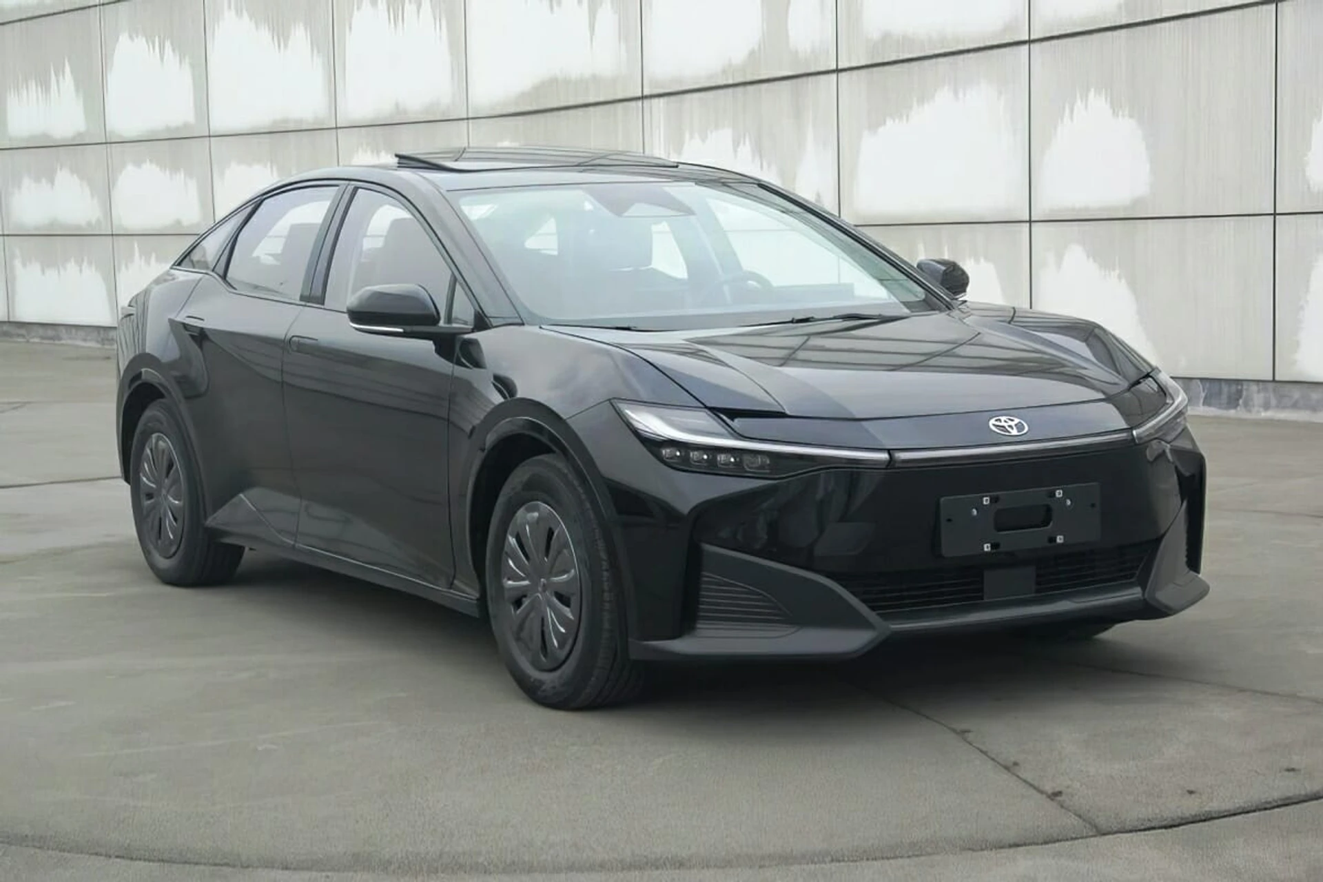Toyota bZ3 front