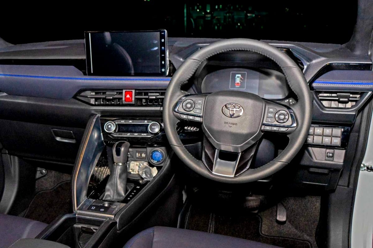 Toyota yaris cross inside