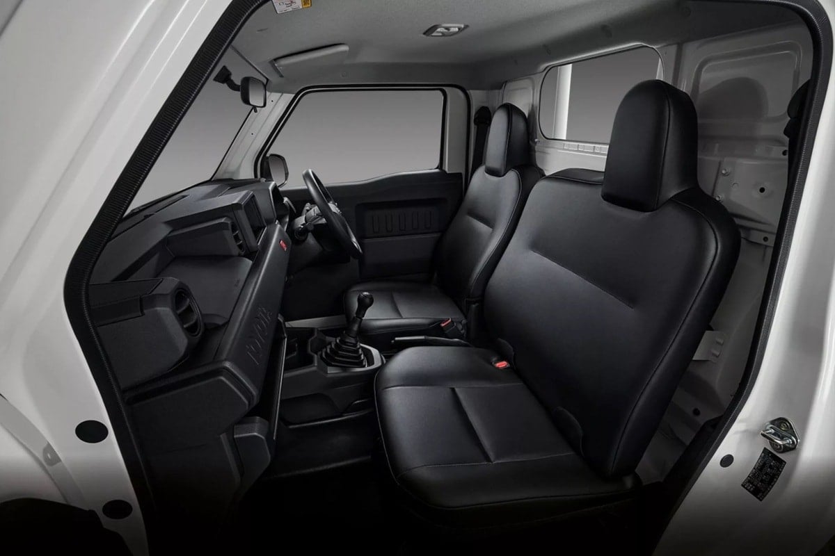 Toyota Hilux Champ seats