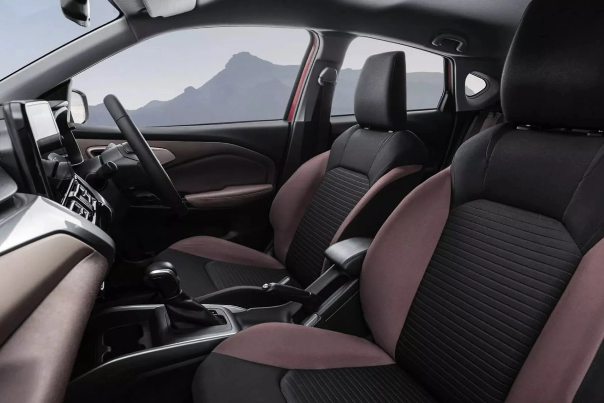 Toyota Starlet Cross inside seats
