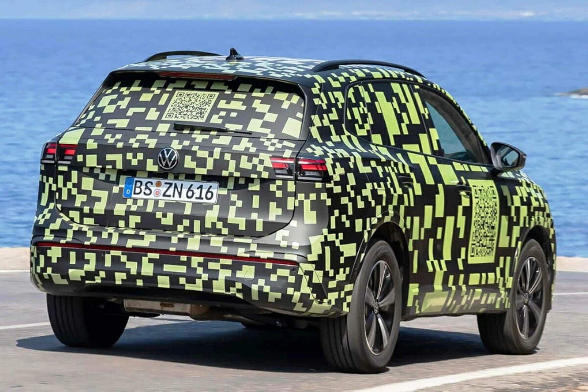 Volkswagen Tiguan rear