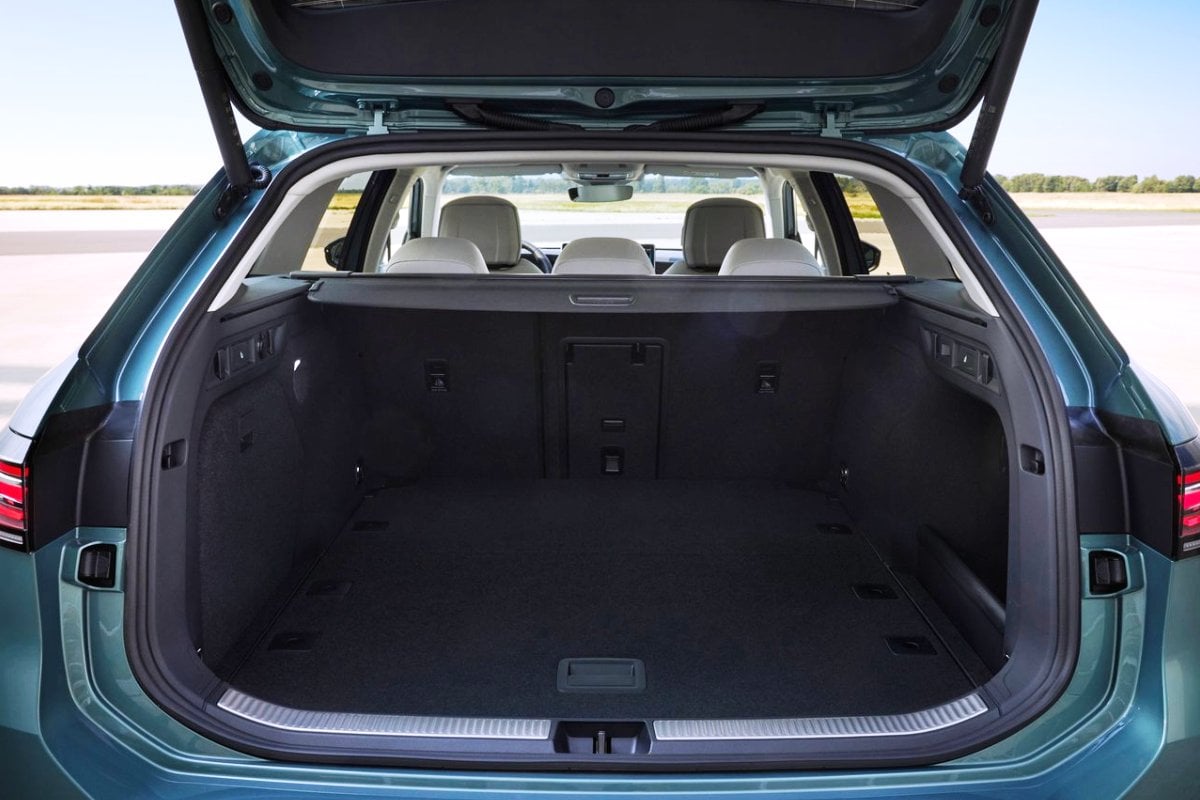 Volkswagen Passat Variant trunk