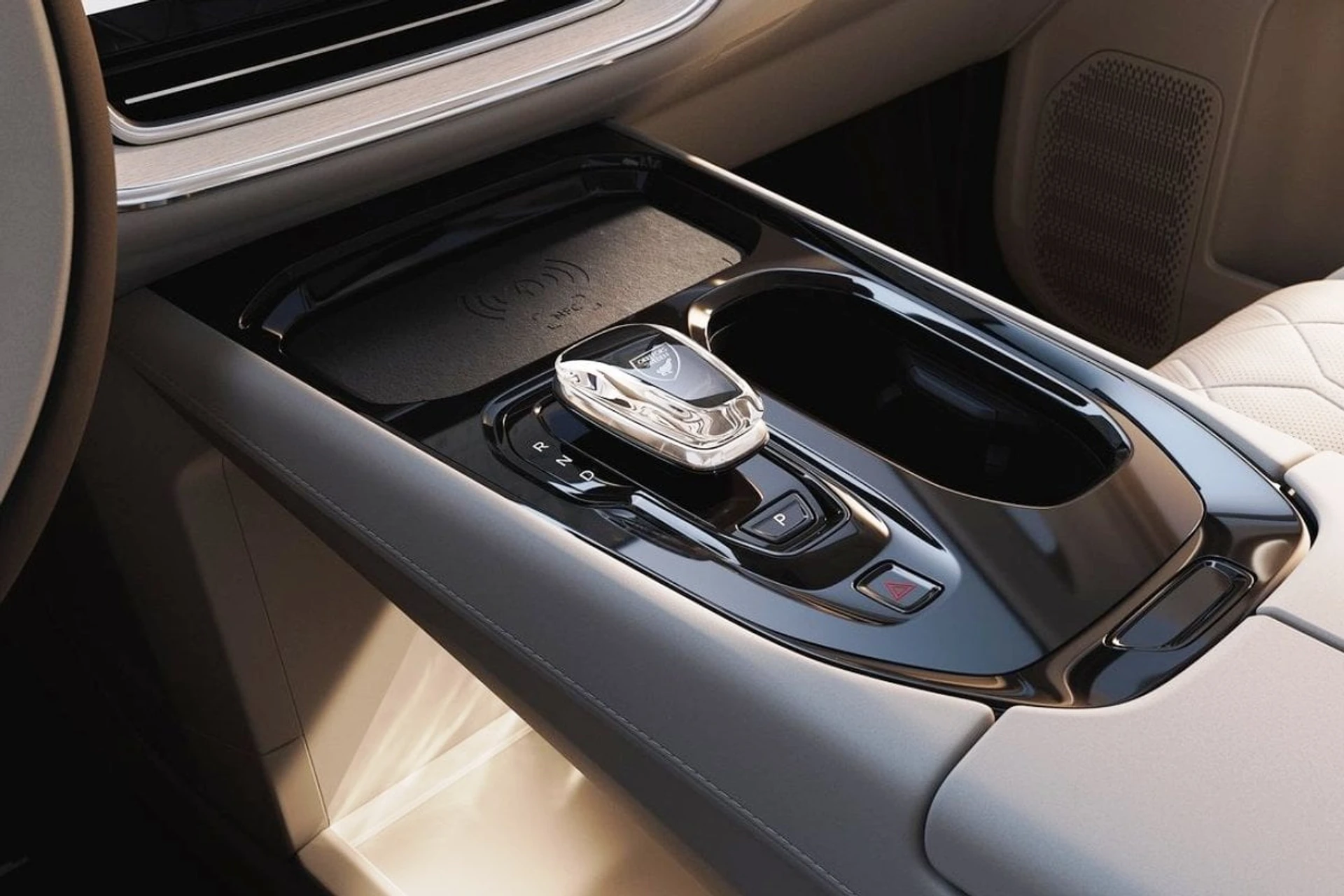 Volvo EM90 2024 inside