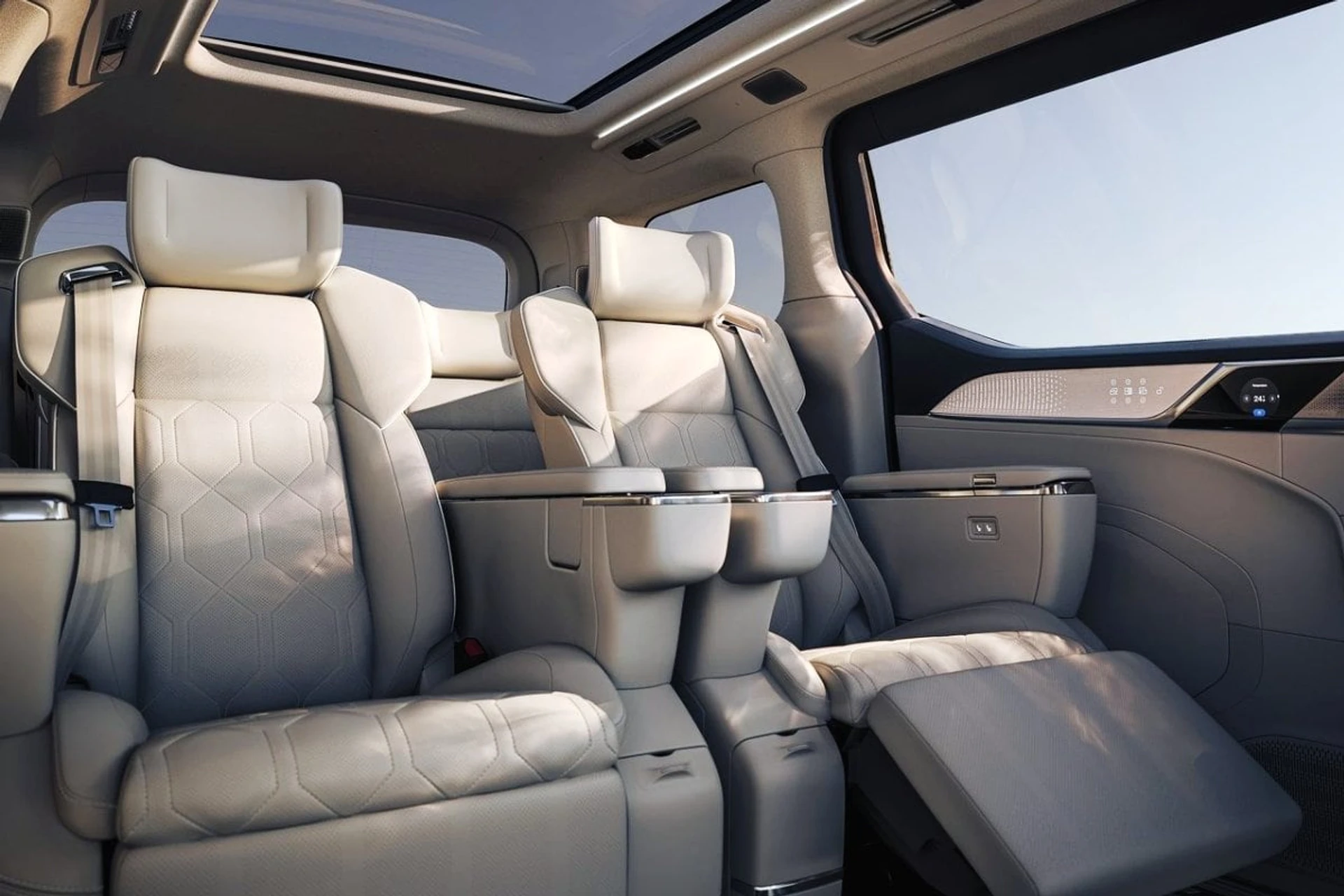 Volvo EM90 2024 seats