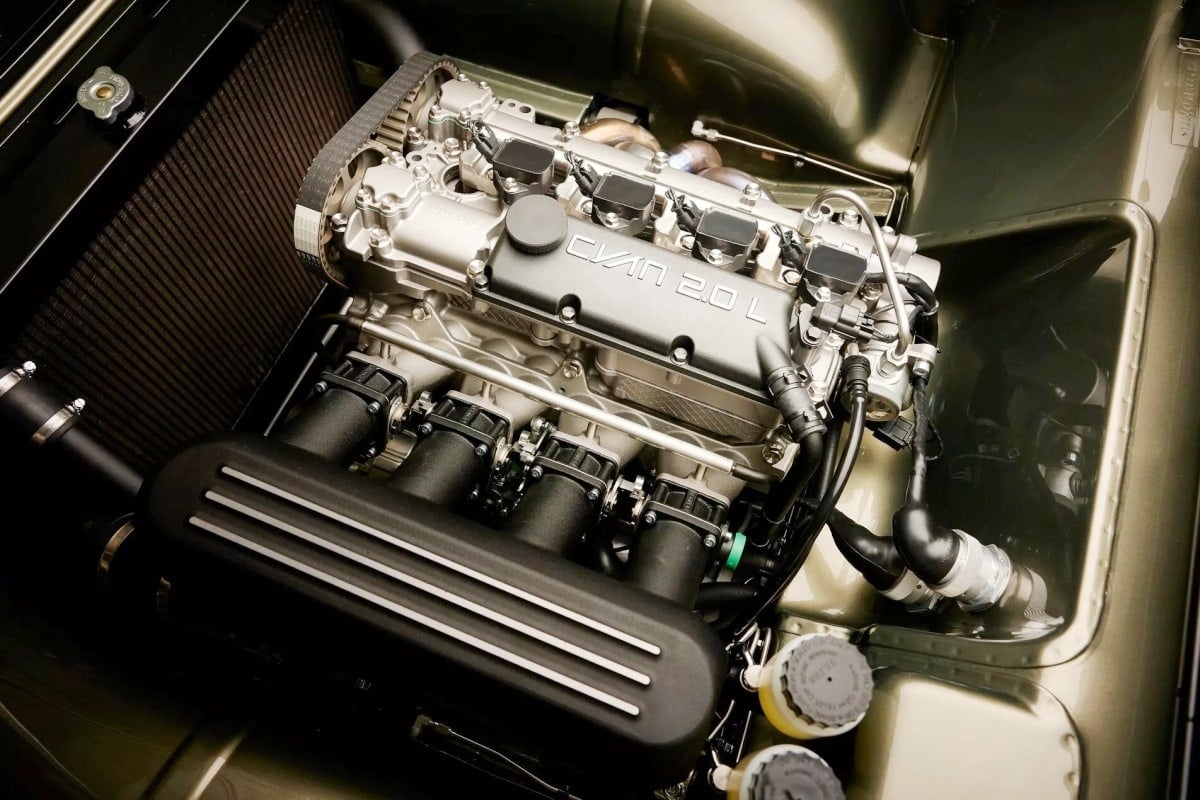 Volvo P1800 Cyan GT engine