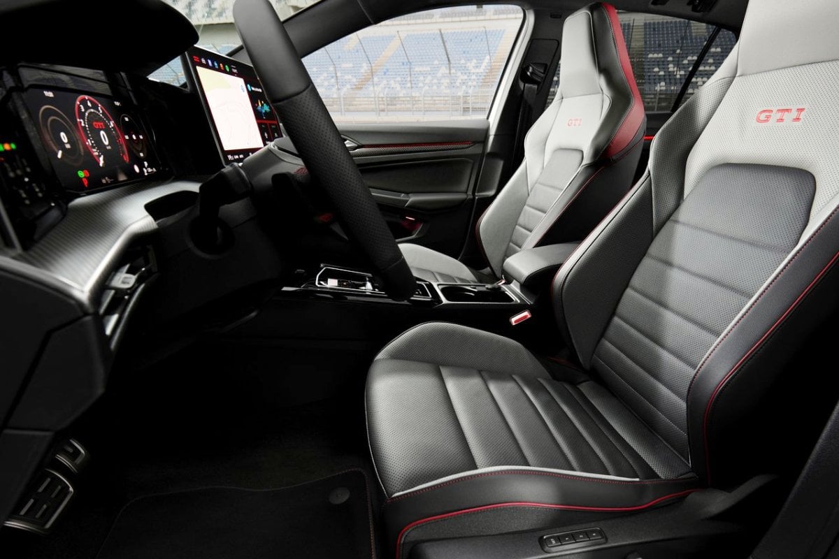 Volkswagen Golf GTI Clubsport inside seats