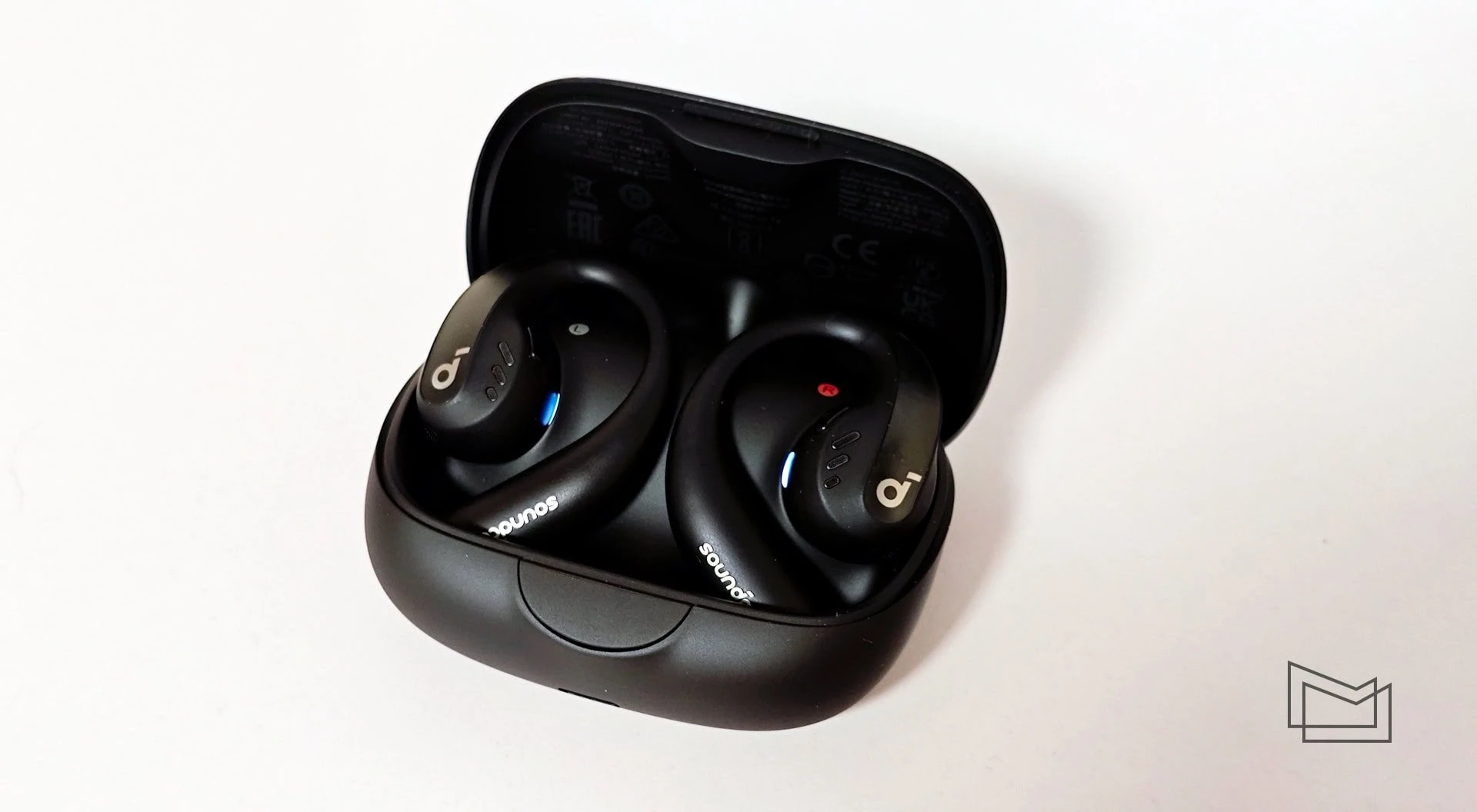Огляд Anker soundcore AeroFit Pro та AeroFit: дизайн