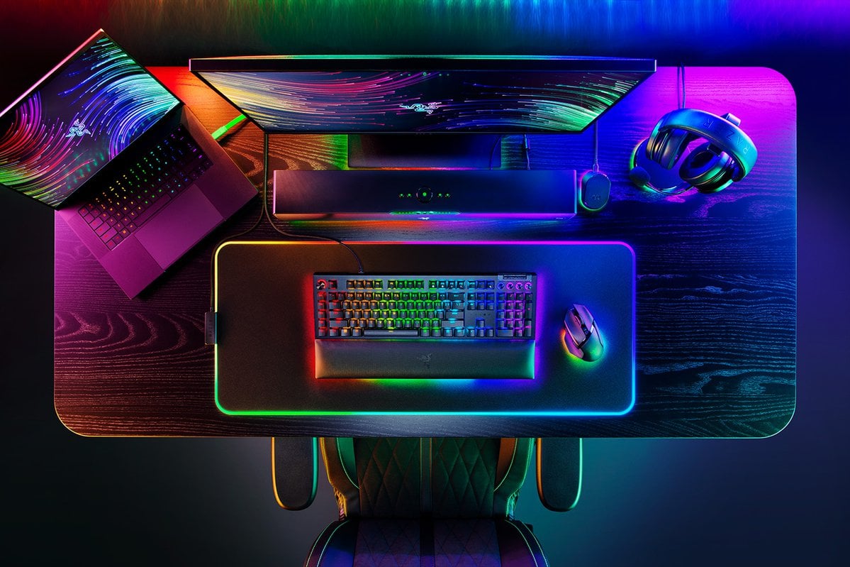 https___hybrismediaprod.blob.core.windows.net_sys-master-phoenix-images-container_h0a_h37_9477488181278_230216-bw-v4-pro-1500x1000-2