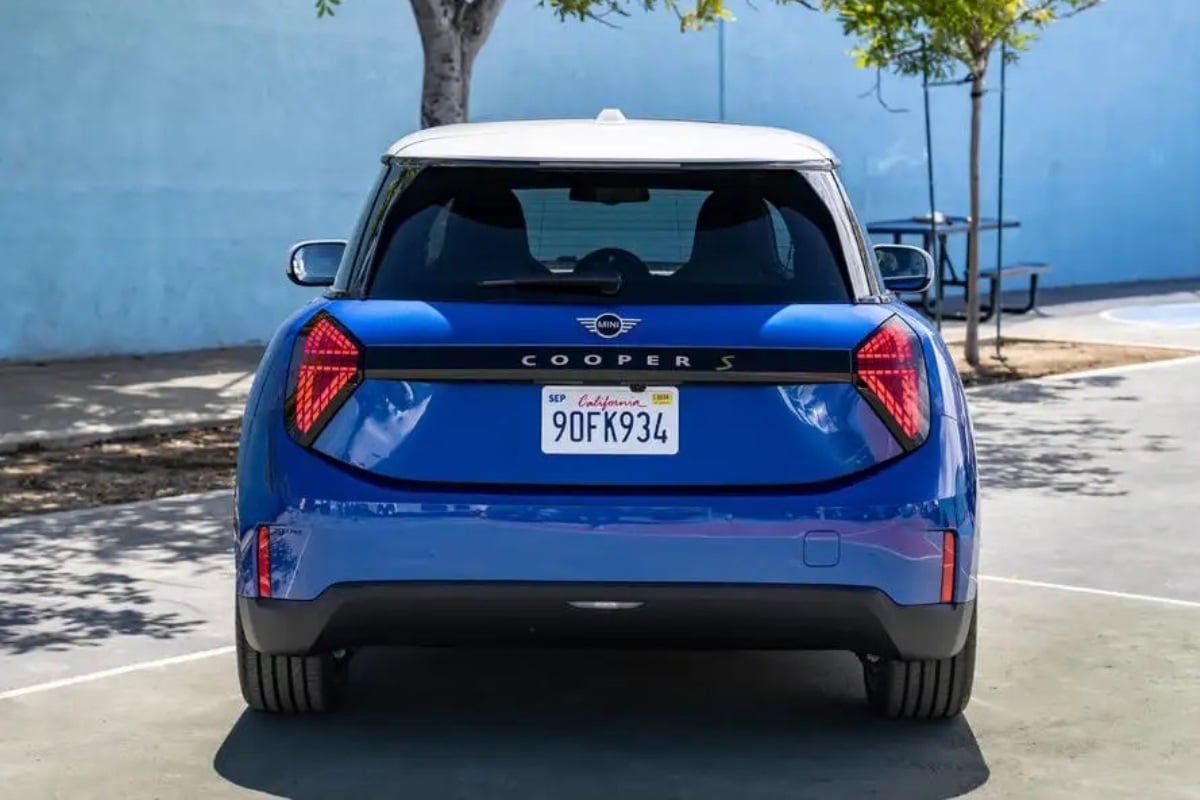 mini cooper se rear