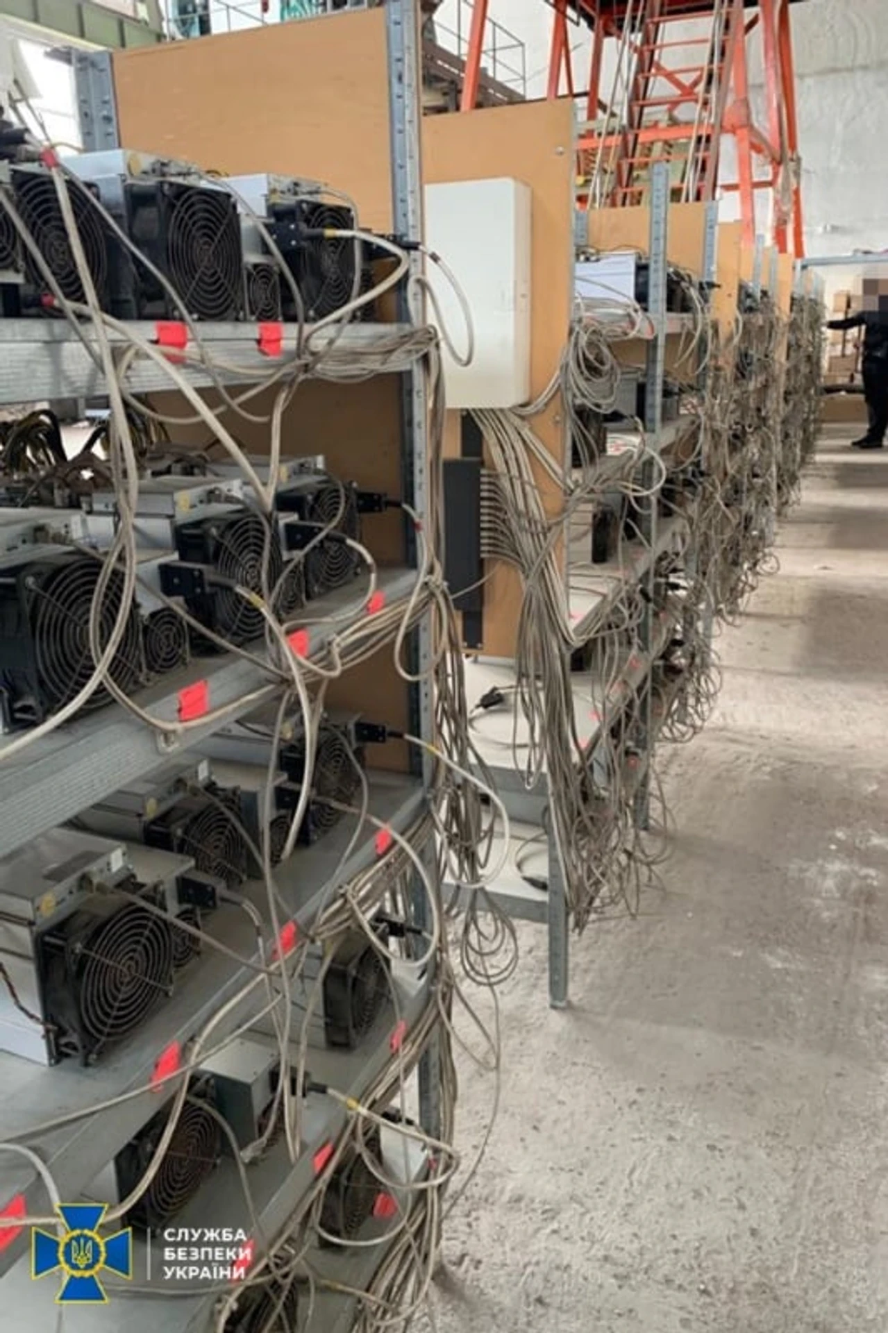 sbu-shuts-crypto-miners-farm-3
