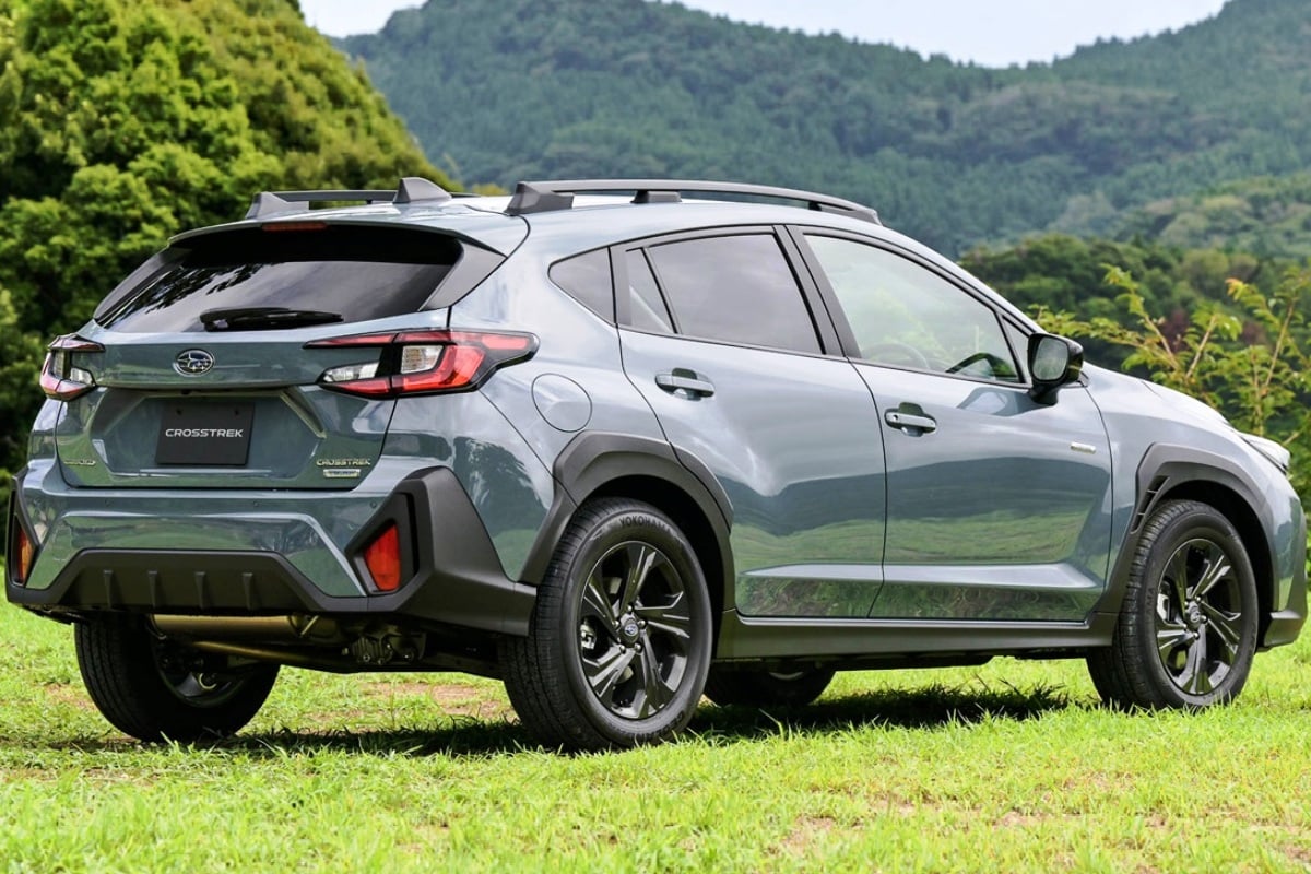 subaru crosstrek rear